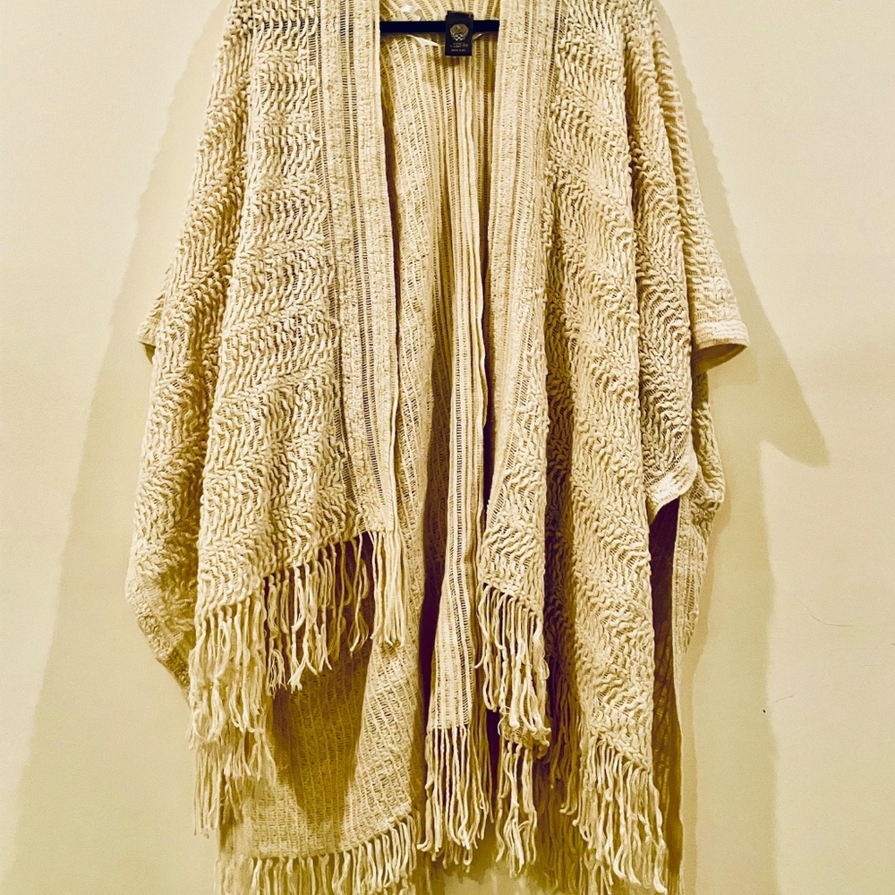 Fringe! Vince Camuto Elegant Patterned Cream Fringe Knit Topper Kimono Shaw OSFM
